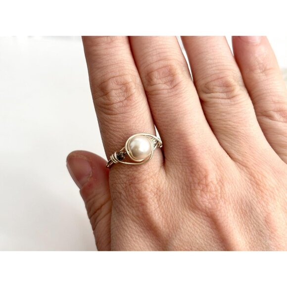 Modernist Genuine Pearl Semi-Bypass Shank Silver Toned Vintage Ring - sz 9 - Picture 11 of 13
